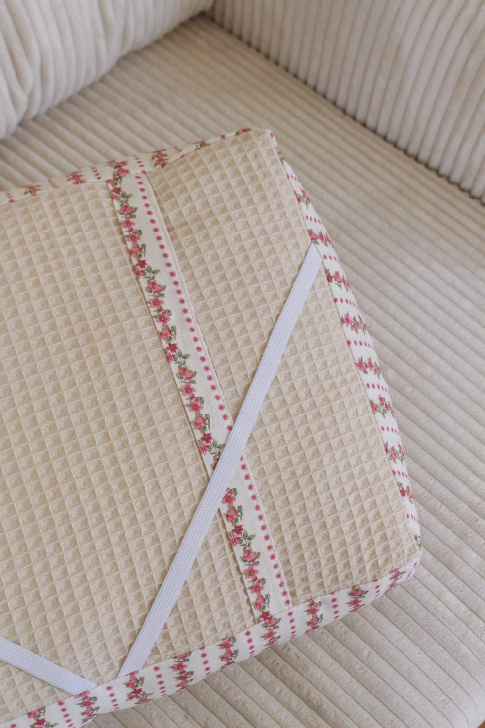 Coussin de lecture // DAHLIA