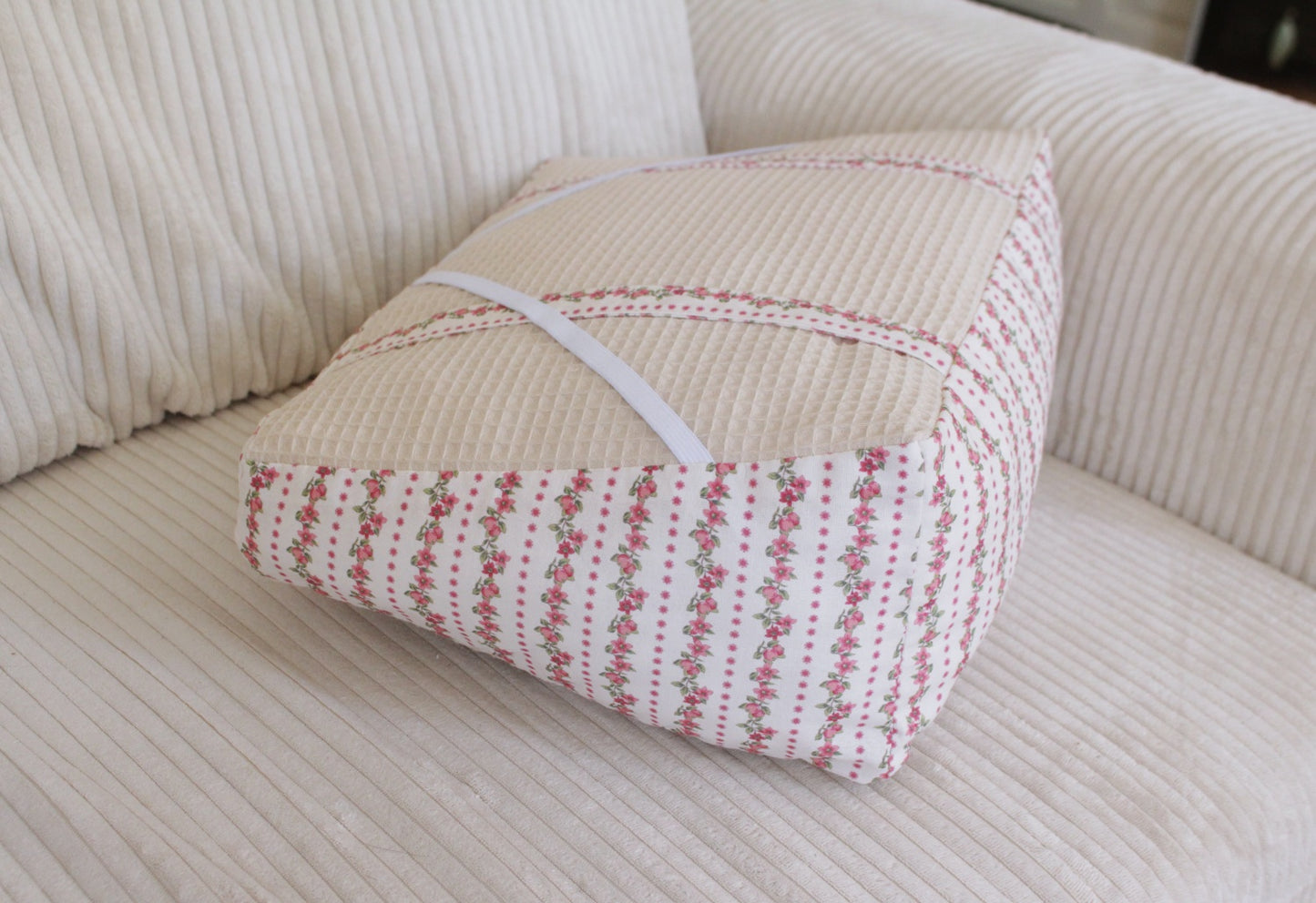 Coussin de lecture // DAHLIA