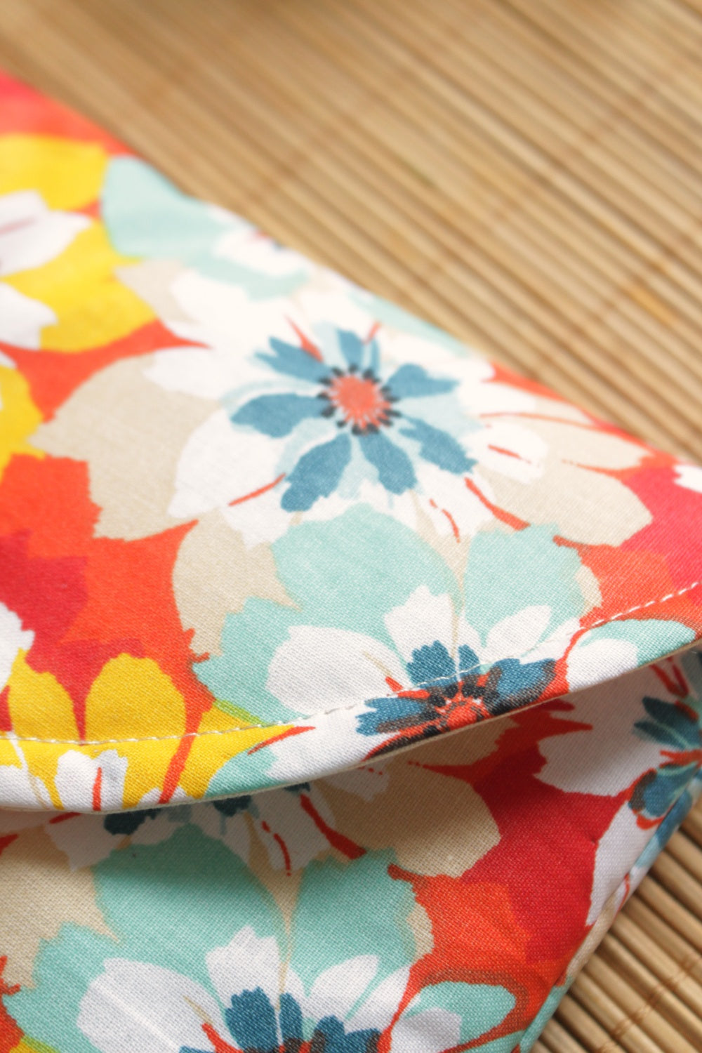 Pochette à livres imperméable (Poche ou Broché) // JANA