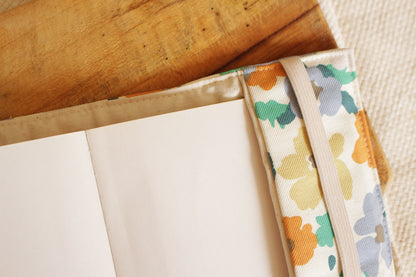 Couvre-livre format poche  // RETRO FLOWERS