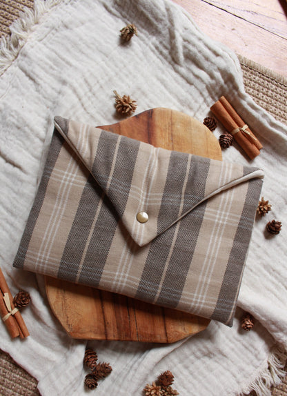 Pochette à livres (Poche ou broché)  // RAYMOND