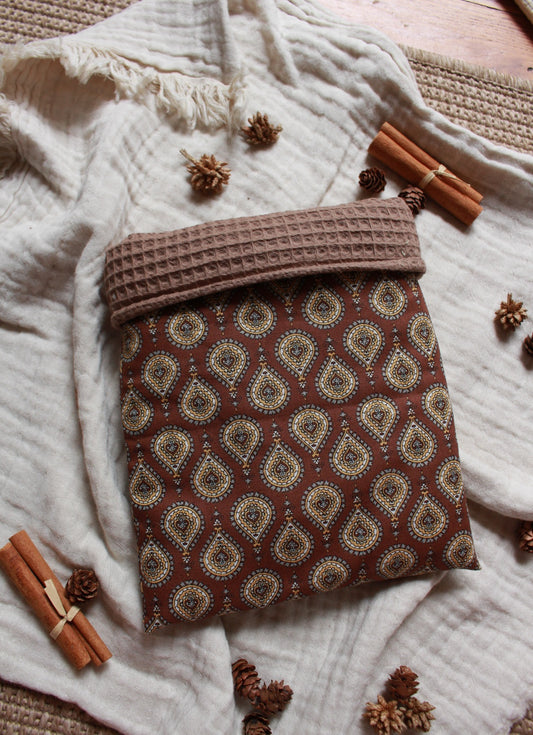 Pochette à livres  (Poche ou Broché) // AMBRE