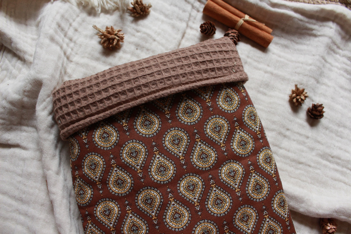 Pochette à livres  (Poche ou Broché) // AMBRE