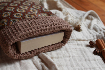 Pochette à livres  (Poche ou Broché) // AMBRE
