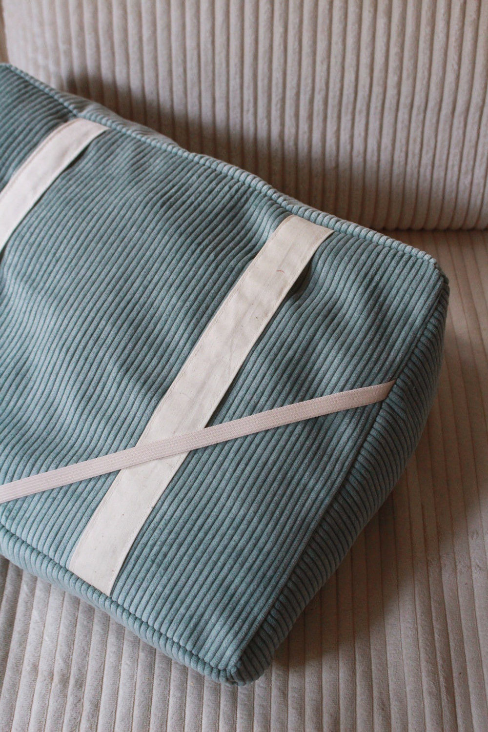 Coussin de lecture // BLUE