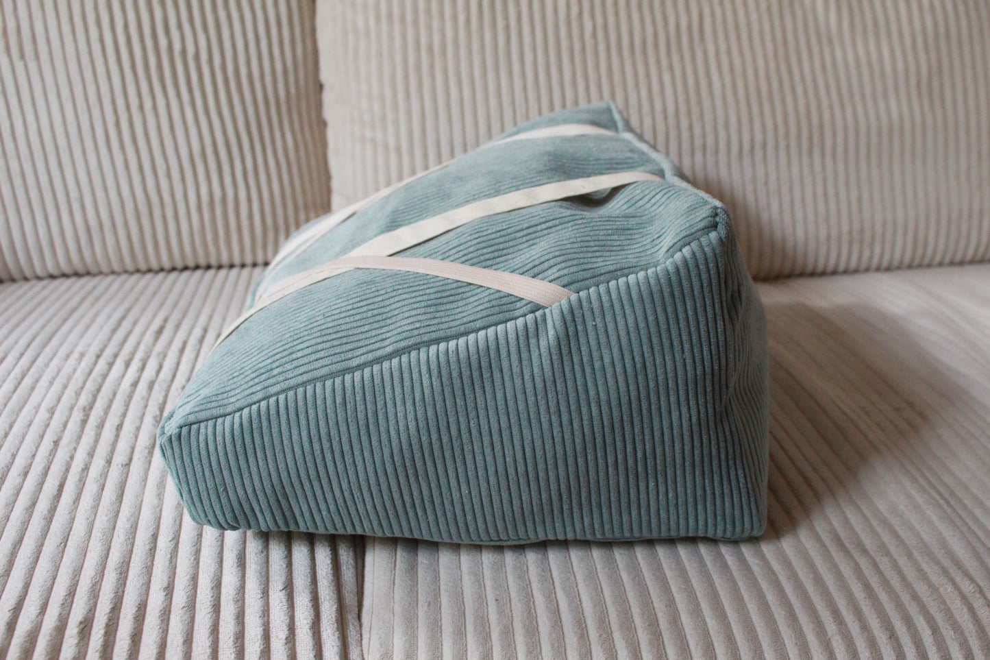Coussin de lecture // BLUE