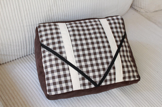 Coussin de lecture // BROWN VICHY
