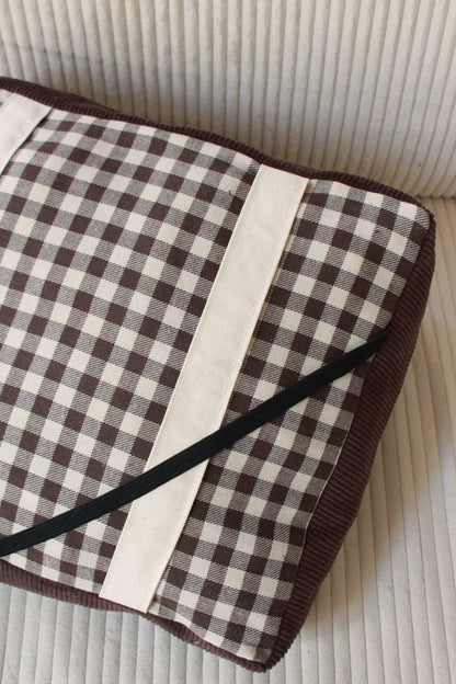 Coussin de lecture // BROWN VICHY