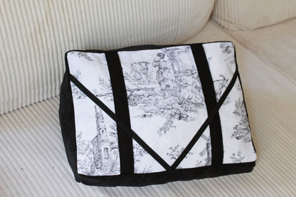 Coussin de lecture // LA SOMBRE MARQUISE