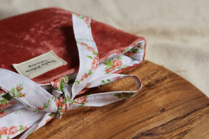 Pochette à livres  (Poche ou Broché) // ROSE