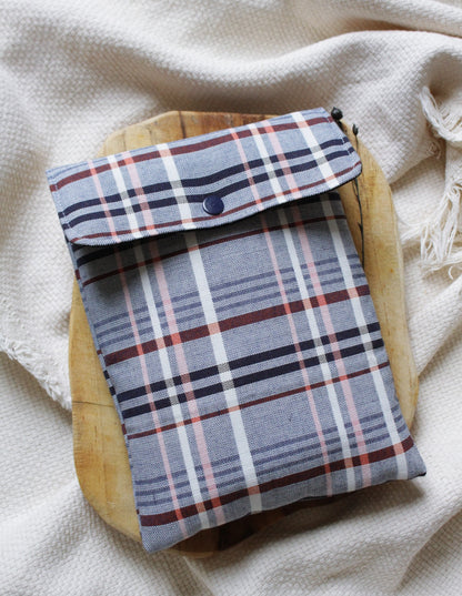 Pochette à livres (Broché ou poche) // BOBBI