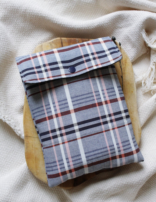 Pochette à livres (Broché ou poche) // BOBBI